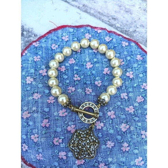 Heidi Daus Ivory Pearl/Crystal Toggle Bracelet - Picture 1 of 3